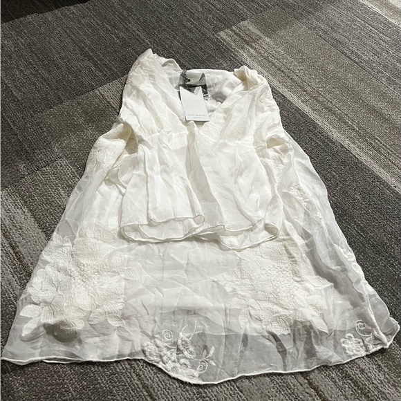 White embroidered blouse - Picture 2 of 4